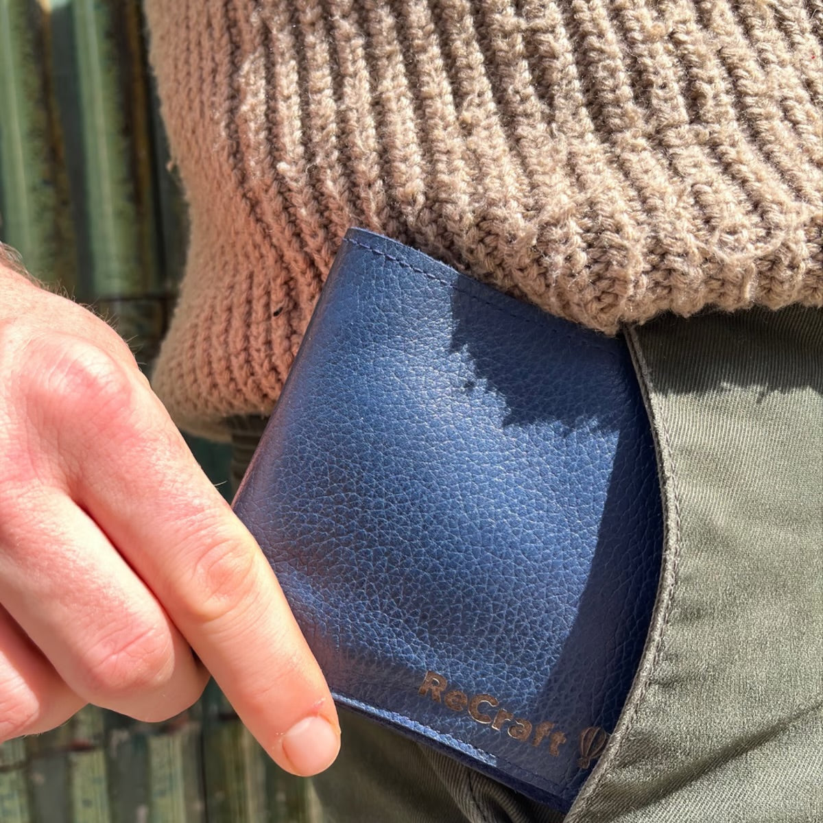 Billetera cuero de globo